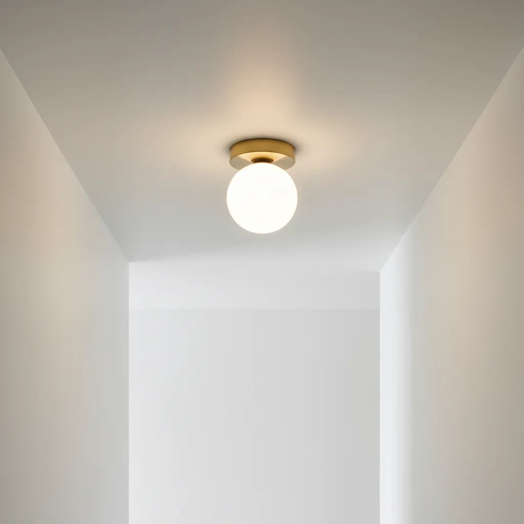 Plafonnier Boule En Verre : Transparence Et Délicatesse Lumineuse