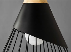 Plafonnier Industriel Bois Et Noir : Alliance Naturelle Élégante