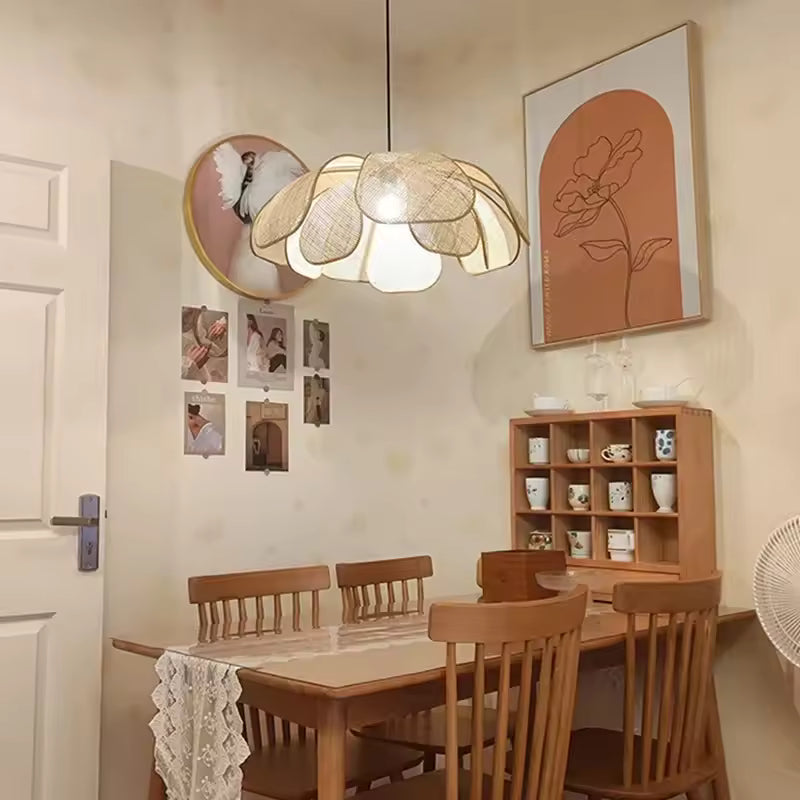 Plafonnier Pétale Rotin : Légèreté Végétale Et Design Poétique